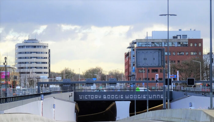 De In-/uitgang Van De Victory Boogie Woogietunnel, Onderdeel Van De Rotterdamsebaan.