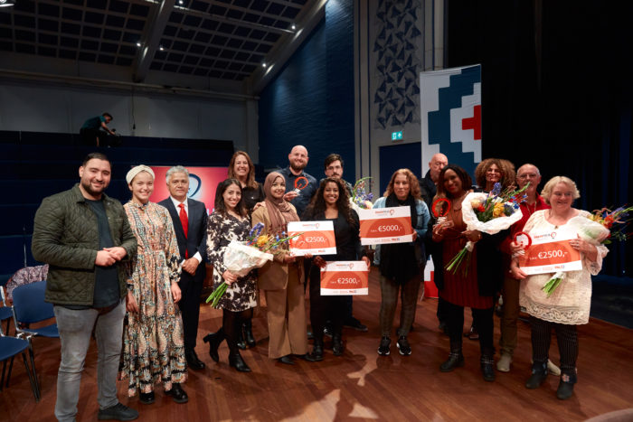 Groepsfoto Van De Winnaars, Met Helemaal Rechts Sonja Hendriksma
